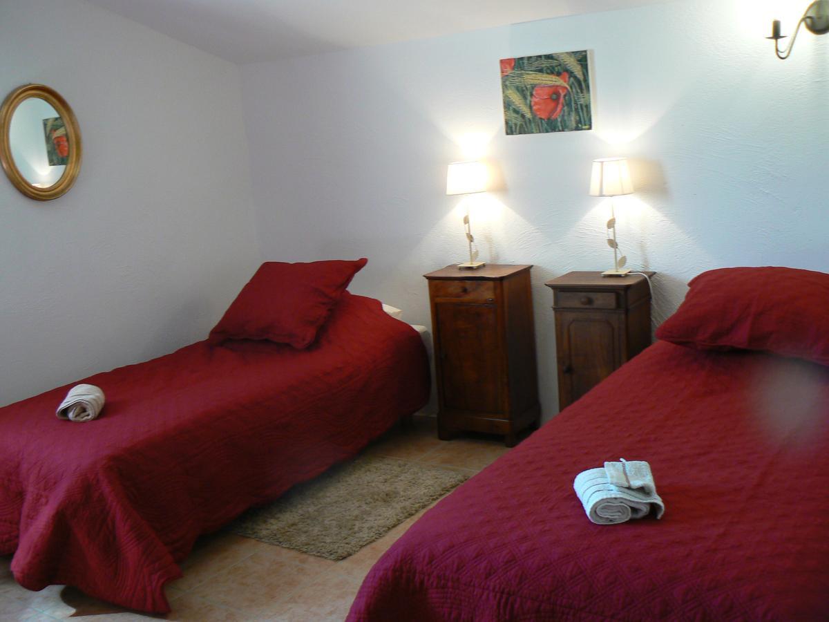 Chambres D'Hotes De La Verrerie Lioux Esterno foto