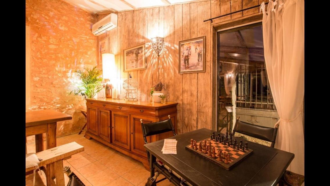 Chambres D'Hotes De La Verrerie Lioux Esterno foto